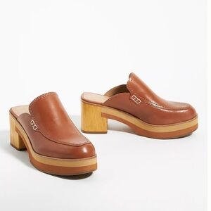 Bernardo Sophia Moc Clog with wood block heel Size 10 Honey brown leather